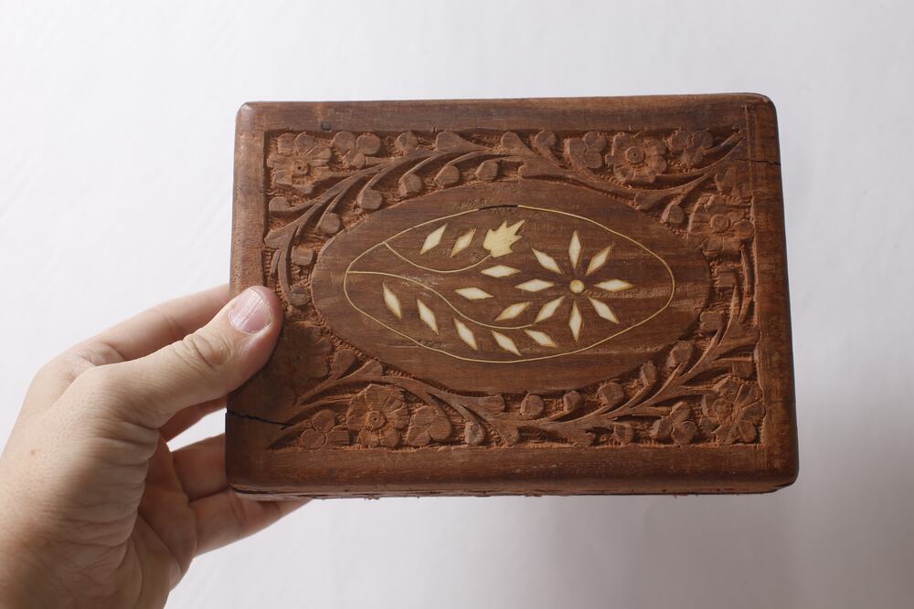 1970s Small Flower Vintage Wooden Hand Carved Floral Trinket Box 7x5" ~ 260914-